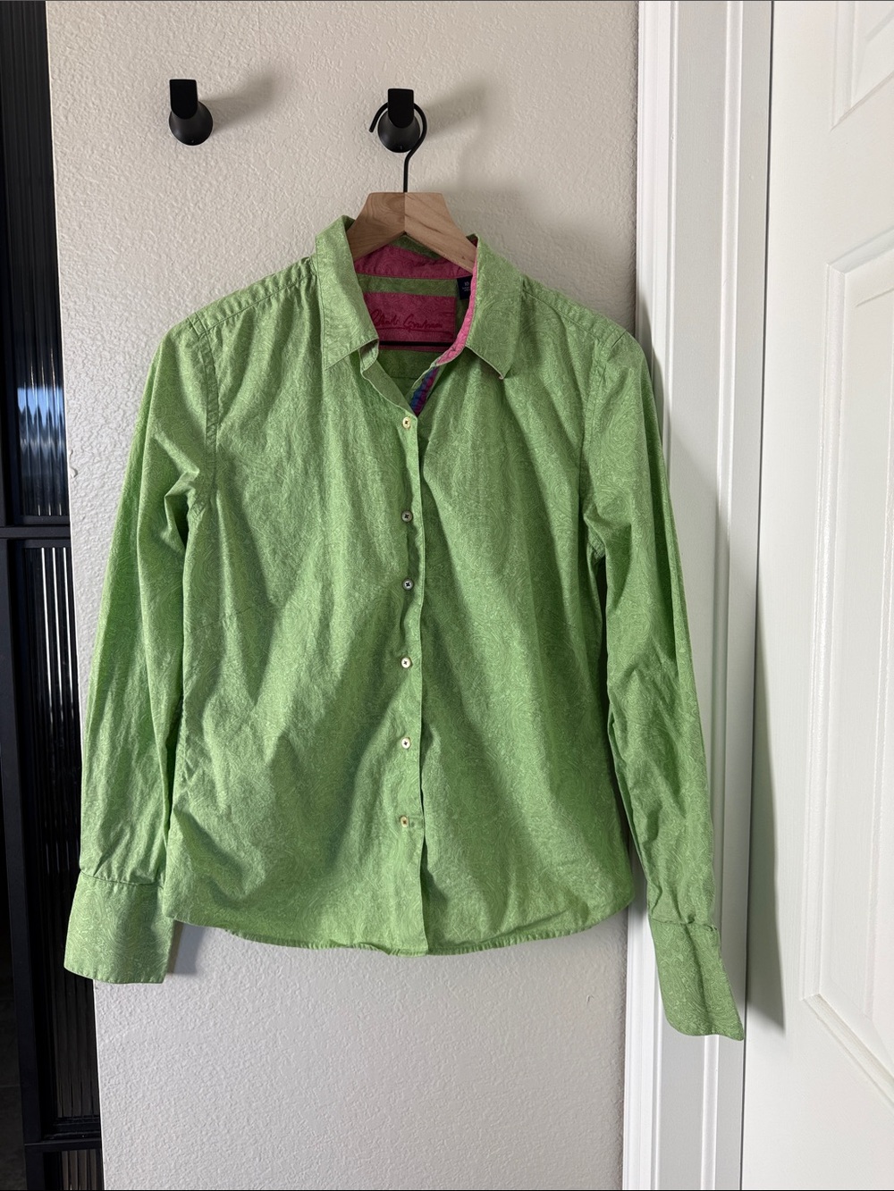 Robert Graham Green Paisley Print Button Up Down Shirt Blouse Size 10